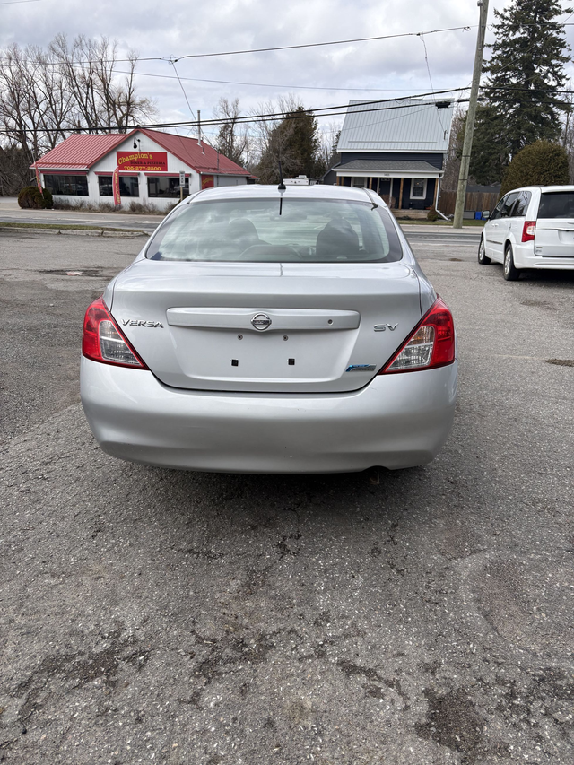 2012 Nissan Versa SV - Photo 4