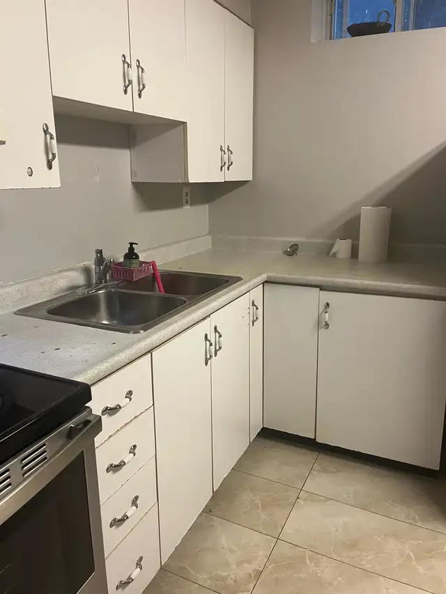 2 Bedroom Basement available from May-01 - Photo 2