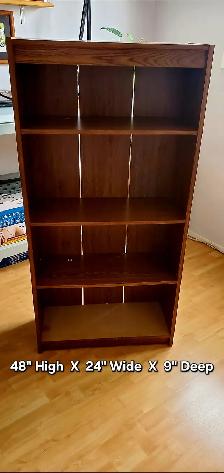 Bookcase to give away. Good condition, Free
