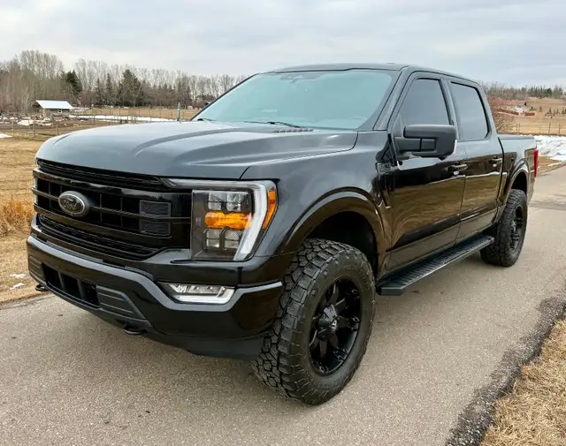 2022 Ford F150  Black Appearance Package Lots of Extras, 103KM - Photo 3