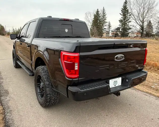 2022 Ford F150  Black Appearance Package Lots of Extras, 103KM - Photo 6