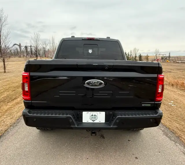2022 Ford F150  Black Appearance Package Lots of Extras, 103KM - Photo 7