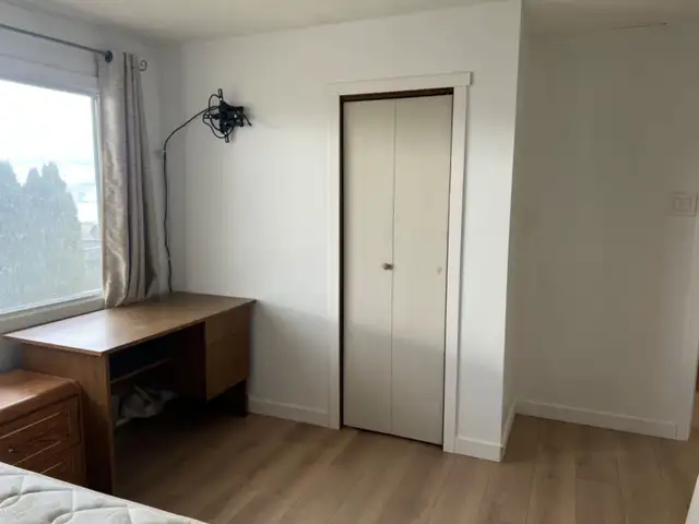 lake view rooms ,near bridge in west kelowna for rent - Photo 2