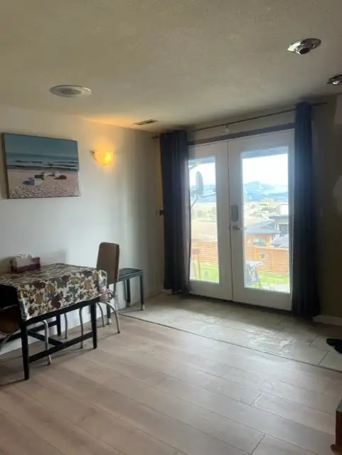 lake view rooms ,near bridge in west kelowna for rent - Photo 9