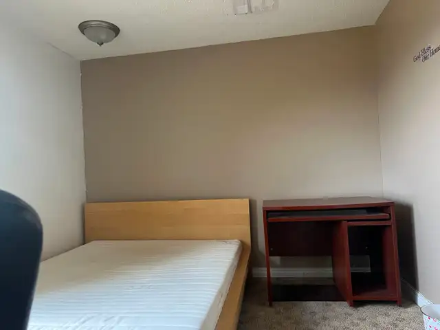 lake view rooms ,near bridge in west kelowna for rent - Photo 11