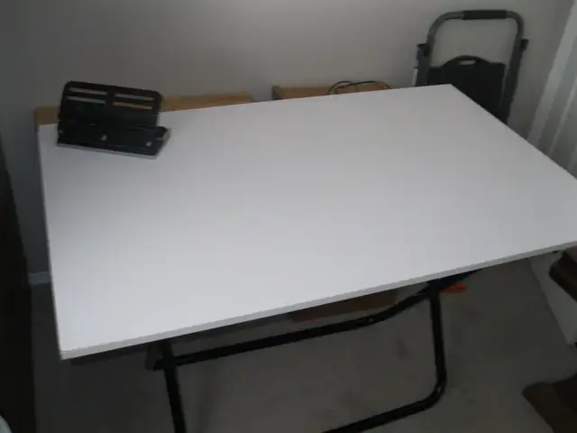 Desk / Table W. Adjustable Height Folding Legs