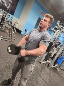 34 yr old male with licence looking for work