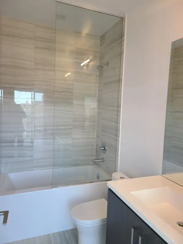 Condo Near Vaughan Subway for rent - Photo 5