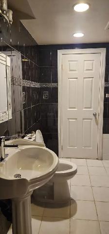 One Bedroom Basement Apartment - Photo 5