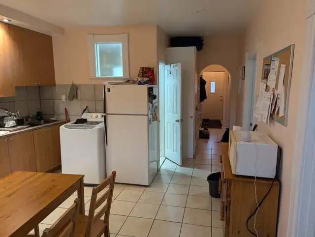 Grand 5 ½ à louer. Métro Jolicoeur. Disponible 1 juillet