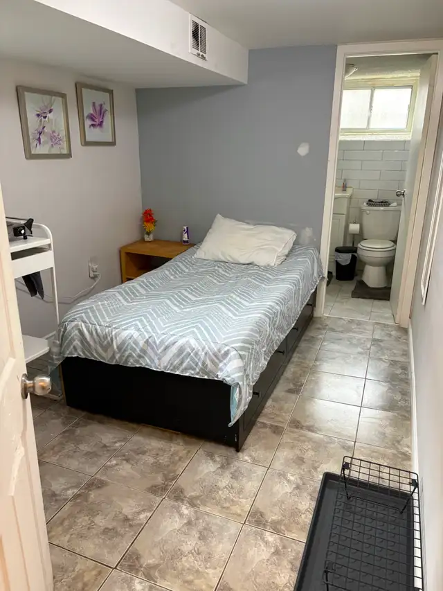 Furnished Room Available for April Near Kennedy Station