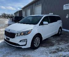 2020 Kia Sedona LX - Photo 3