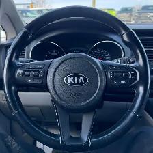 2020 Kia Sedona LX - Photo 10