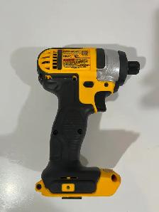 DEWALT 20V MAX Impact Driver - Photo 2