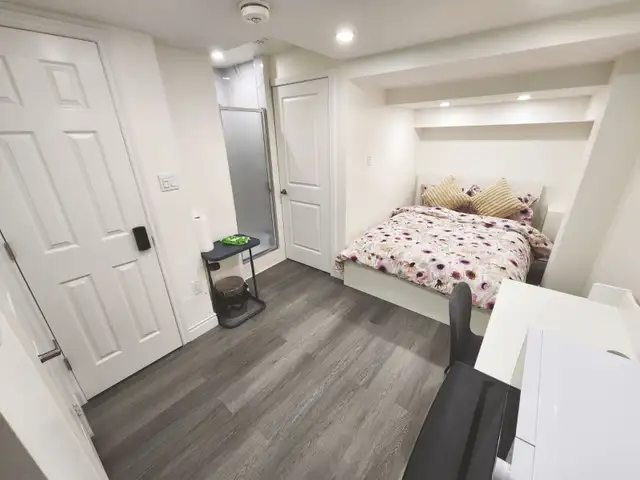 Room Rent Private Bathroom King Bed Daily Weekly Keele Wilson - Photo 11