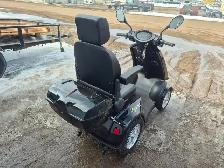 MOBILITY SCOOTER / BRAND NEW SHOK NVIGATOR / 4 WHEEL - 60V, 800W - Photo 6