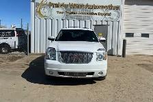 2013 GMC Yukon Denali AWD - Photo 2