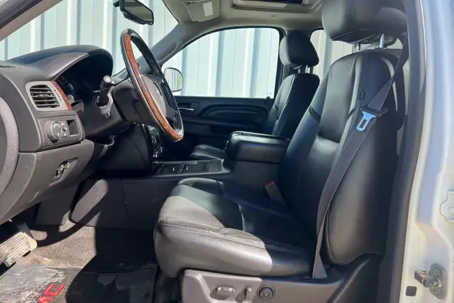 2013 GMC Yukon Denali AWD - Photo 11