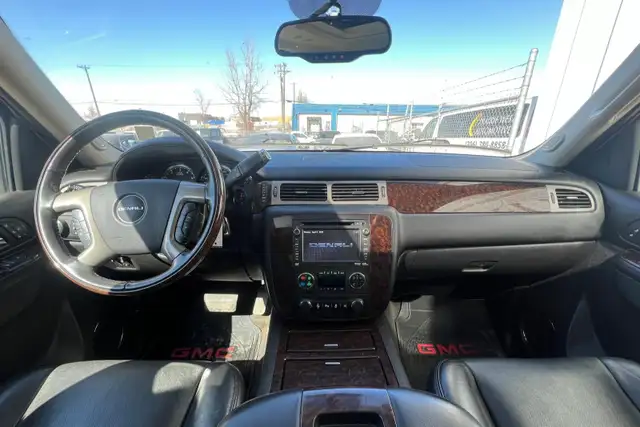 2013 GMC Yukon Denali AWD - Photo 17