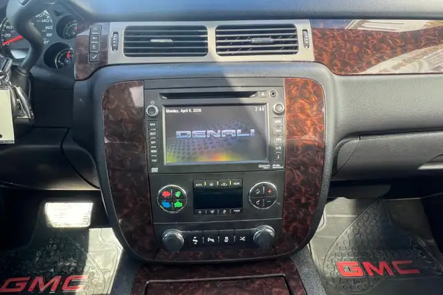 2013 GMC Yukon Denali AWD - Photo 22