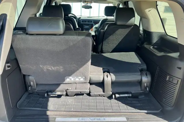 2013 GMC Yukon Denali AWD - Photo 23
