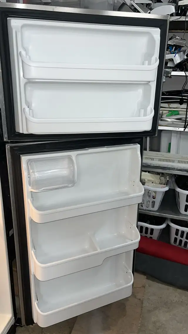 Frigidaire Stainless Stell 30" Refrigerator Fully Tested - Photo 4