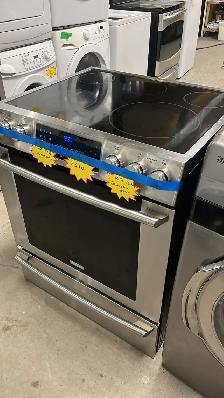 Electrolux 30" Flat Top Convection Stove Fully Tested - Photo 2