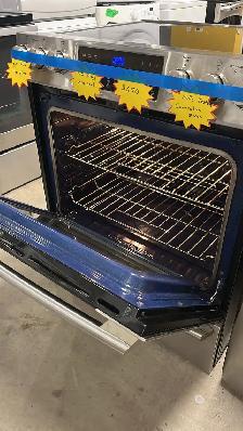 Electrolux 30" Flat Top Convection Stove Fully Tested - Photo 6