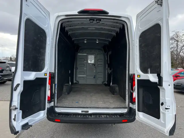 2024 Ford Transit Cargo Van - Photo 6