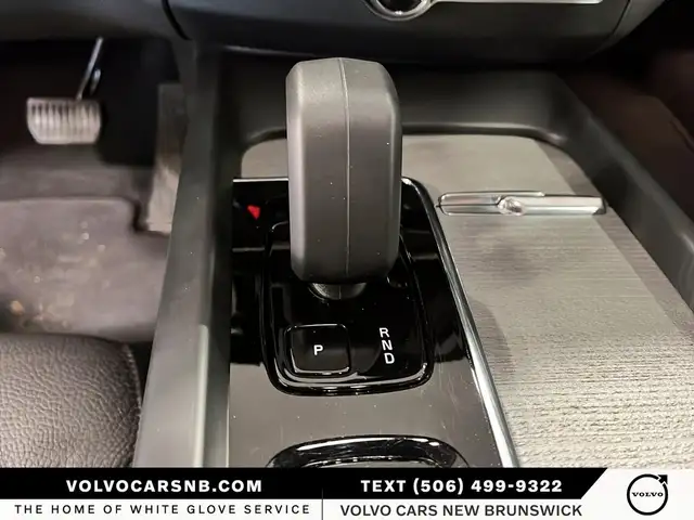 2025 Volvo XC60 B5 Plus Dark Theme | Certified Pre Owned! - Photo 14