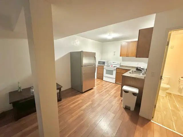 HARDISTY RENTAL - Photo 4