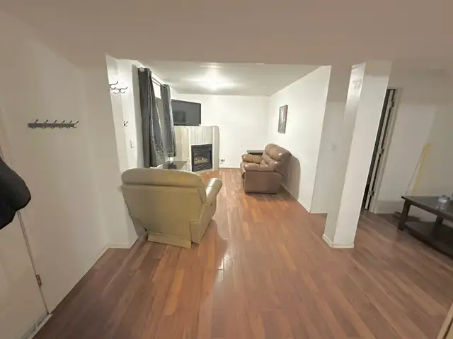 HARDISTY RENTAL - Photo 5
