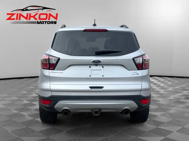 2017 Ford Escape SE | 4WD | 2.0L | CLEAN CARFAX | CAR-PLAY | BLU - Photo 4