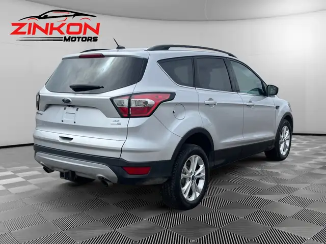 2017 Ford Escape SE | 4WD | 2.0L | CLEAN CARFAX | CAR-PLAY | BLU - Photo 5