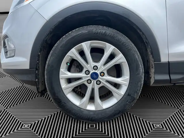 2017 Ford Escape SE | 4WD | 2.0L | CLEAN CARFAX | CAR-PLAY | BLU - Photo 9