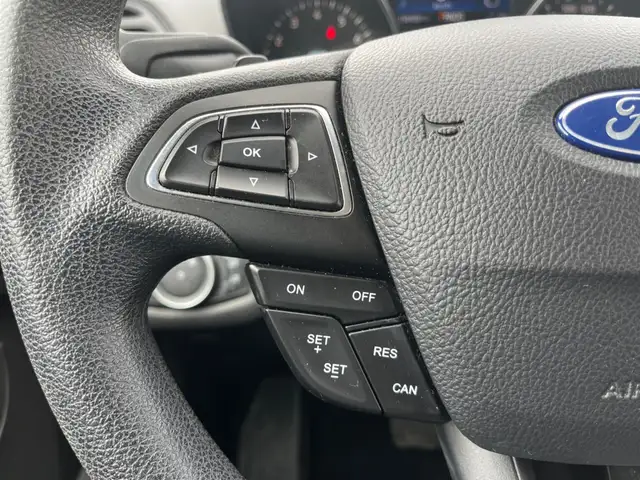 2017 Ford Escape SE | 4WD | 2.0L | CLEAN CARFAX | CAR-PLAY | BLU - Photo 17