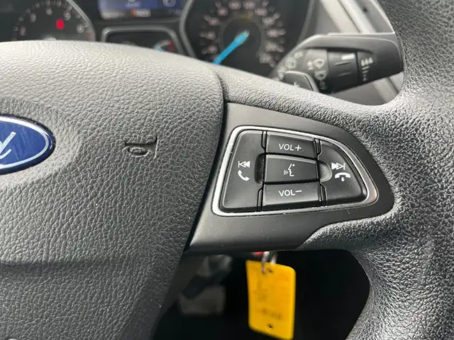 2017 Ford Escape SE | 4WD | 2.0L | CLEAN CARFAX | CAR-PLAY | BLU - Photo 18