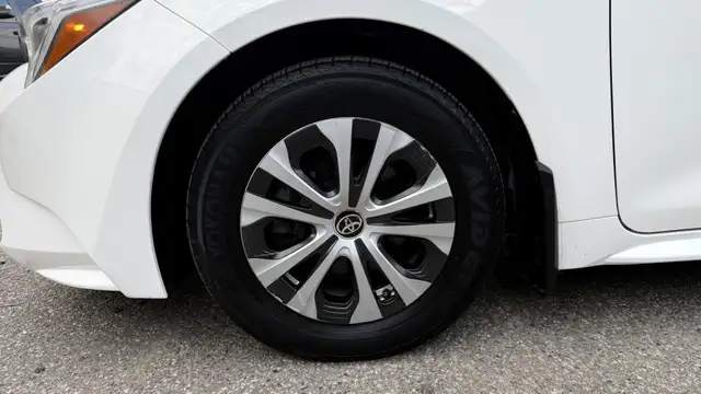 2023 Toyota Corolla Hybrid LE - Photo 5