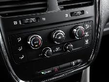 2017 Dodge Grand Caravan SXT PREMIUM PLUS|STOW AND GO|BLUETOOTH| - Photo 17