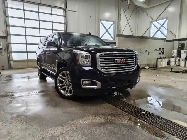 2019 GMC Yukon XL SLT 5.3L - Photo 2