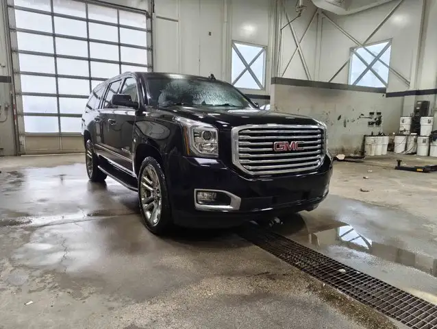 2019 GMC Yukon XL SLT 5.3L - Photo 3