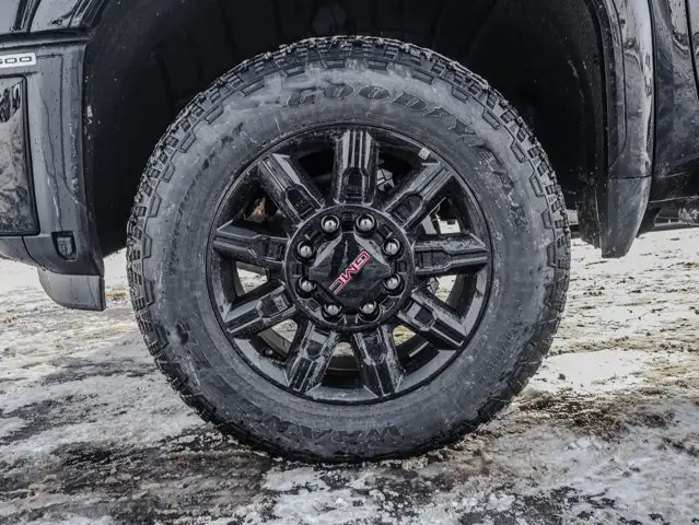 2026 GMC Sierra 3500HD AT4 - Photo 9