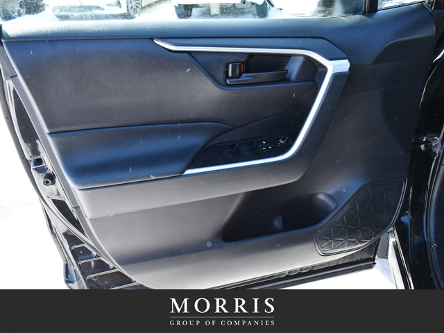 2021 Toyota Rav4 LE - Photo 9