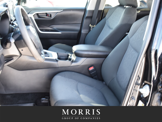 2021 Toyota Rav4 LE - Photo 13