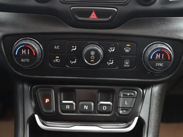 2021 GMC Terrain AWD 4dr SLE - Photo 14