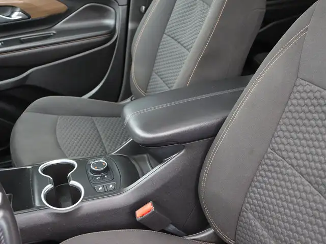 2021 GMC Terrain AWD 4dr SLE - Photo 17