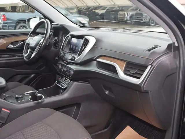 2021 GMC Terrain AWD 4dr SLE - Photo 22