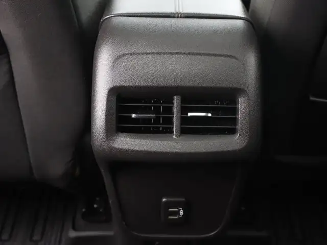 2021 GMC Terrain AWD 4dr SLE - Photo 23