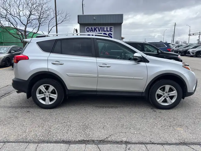 2014 Toyota RAV4 FWD 4dr XLE - Photo 8