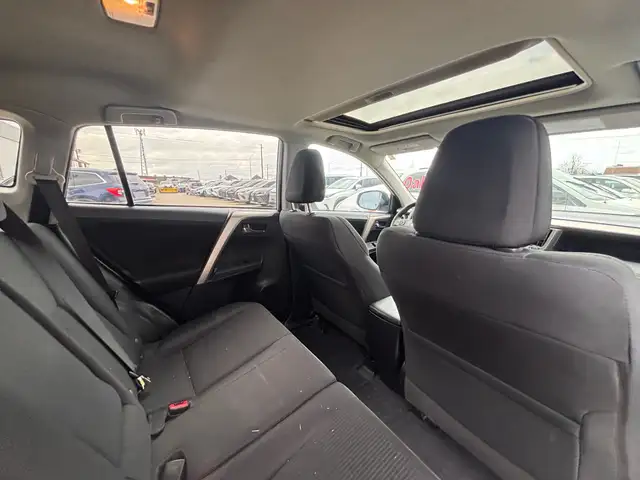 2014 Toyota RAV4 FWD 4dr XLE - Photo 25